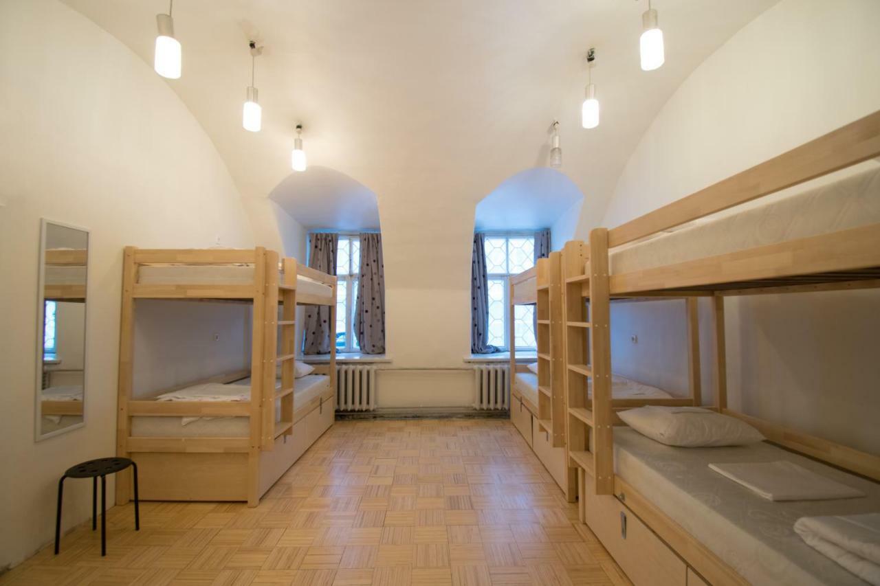 Hostelli The Monks Bunk & Bar *