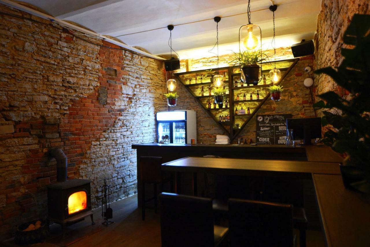 Hostelli The Monks Bunk & Bar